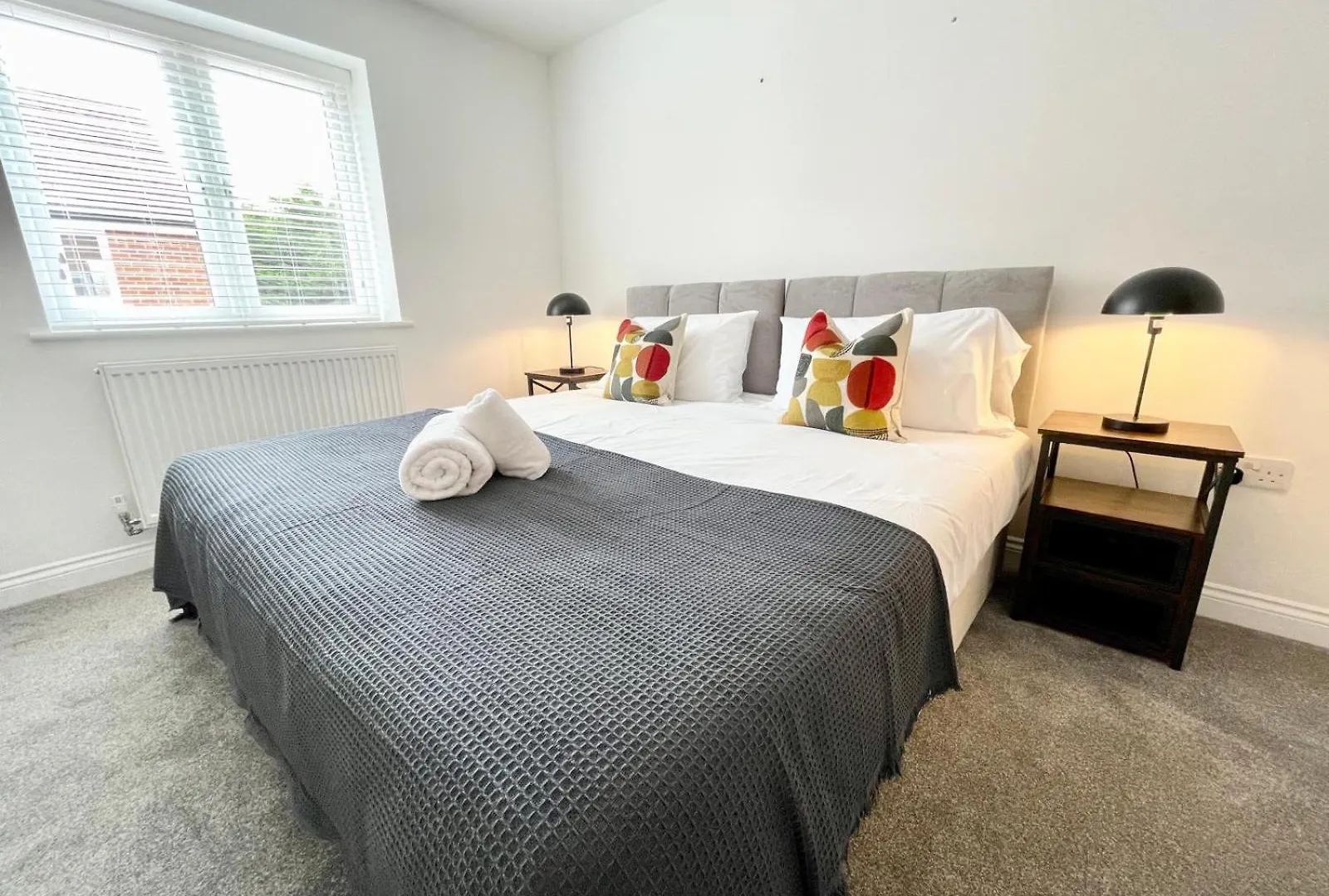 Apartment Brand New 4-Bedroom Detached House - 20-Min Walk To Gloucester Docks - Ample Parking - Superfast Wi-Fi - Long-Stay Rates!