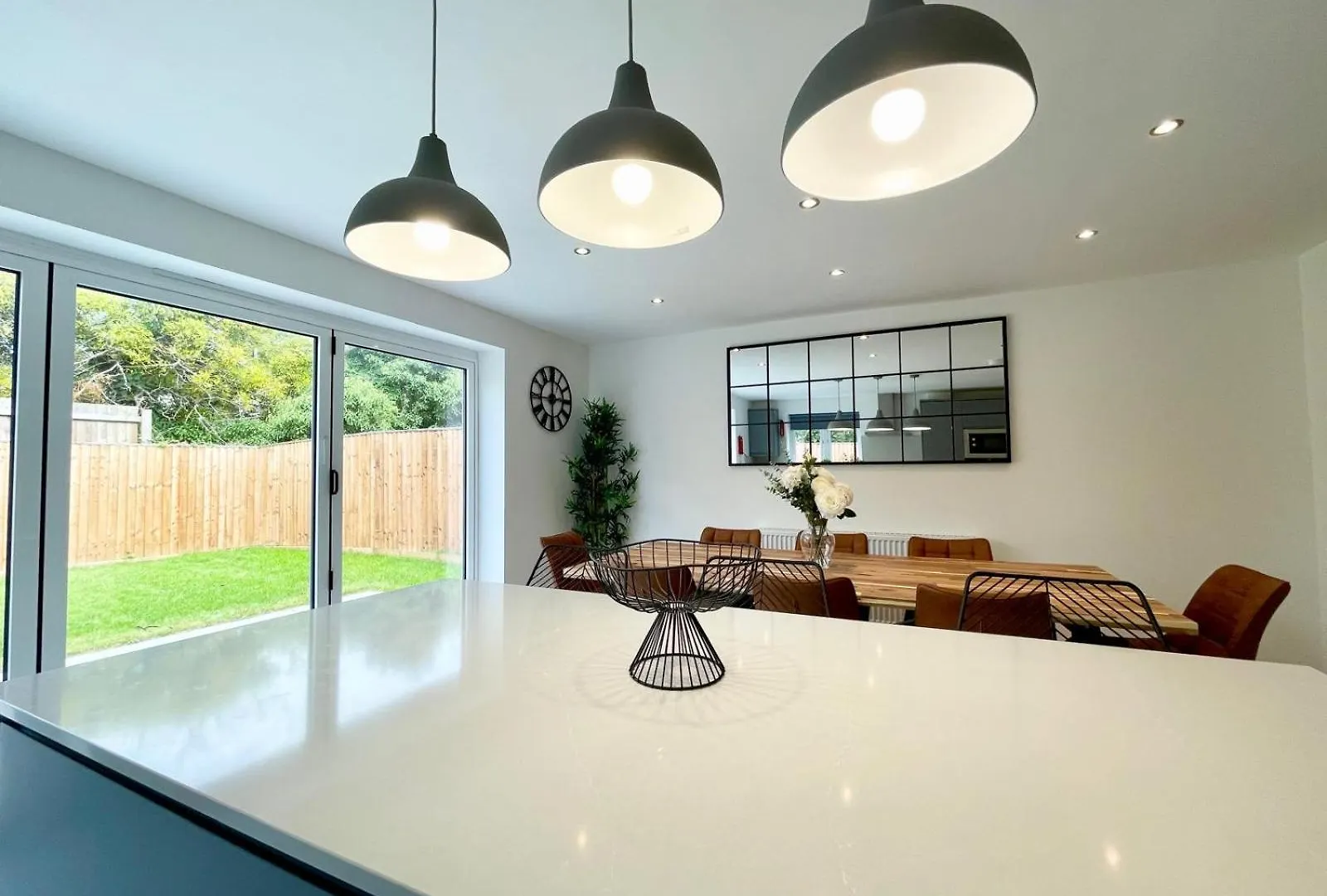 Brand New 4-Bedroom Detached House - 20-Min Walk To Gloucester Docks - Ample Parking - Superfast Wi-Fi - Long-Stay Rates! Apartment