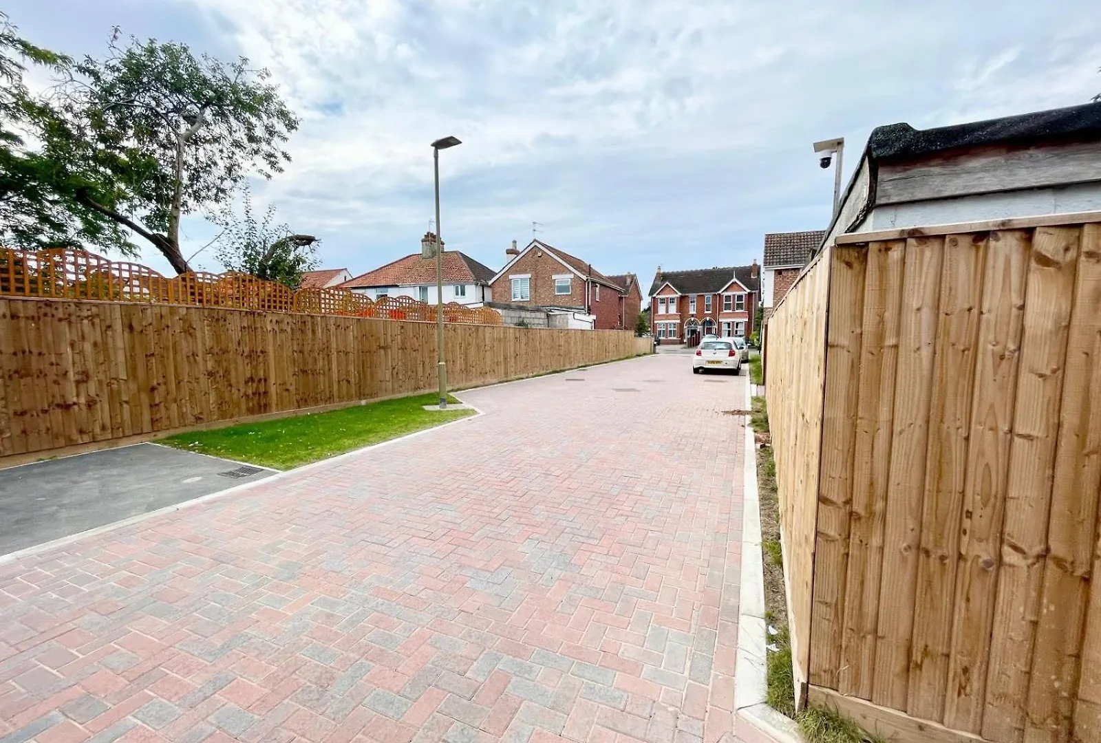 Brand New 4-Bedroom Detached House - 20-Min Walk To Gloucester Docks - Ample Parking - Superfast Wi-Fi - Long-Stay Rates! Apartment