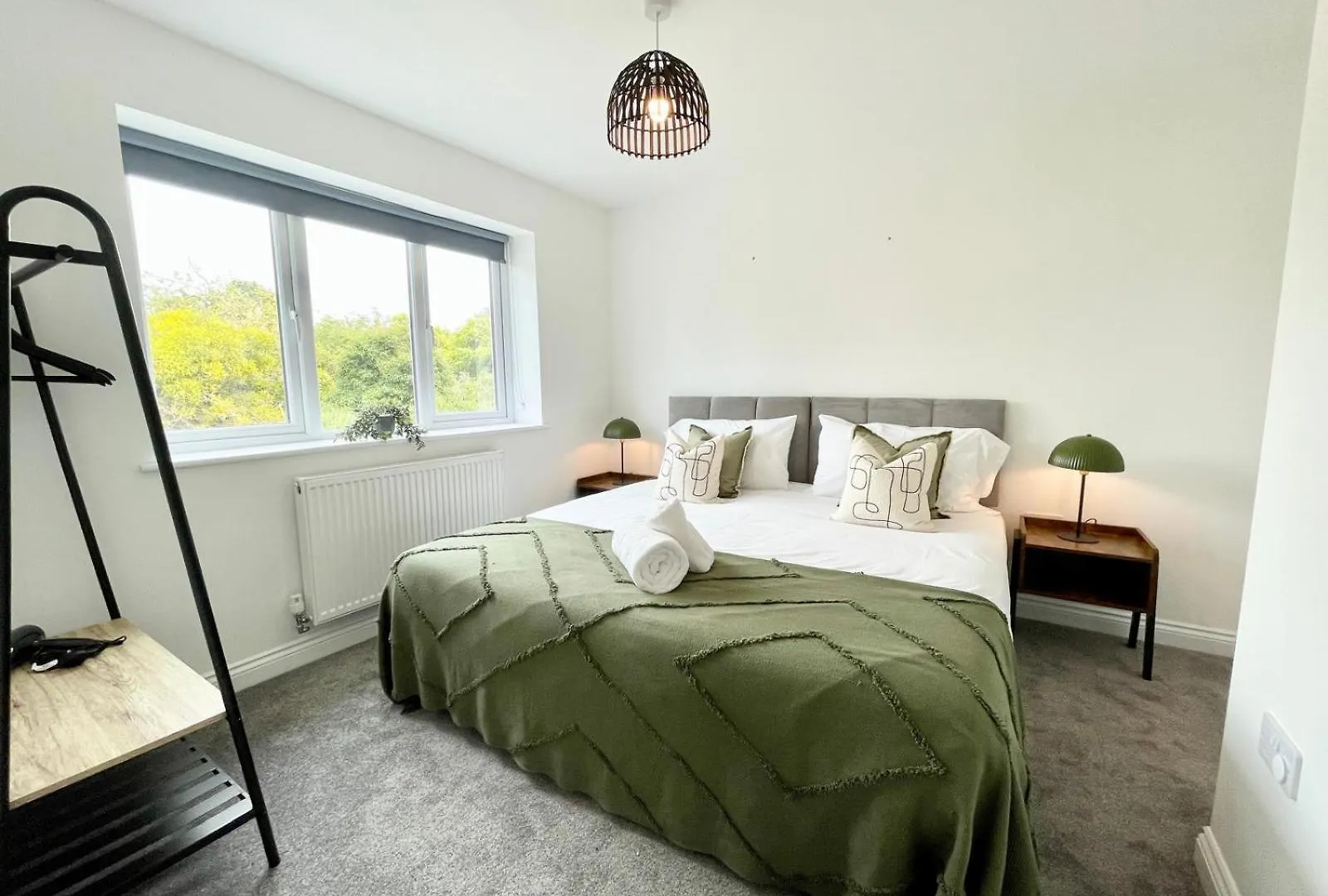 Apartment Brand New 4-Bedroom Detached House - 20-Min Walk To Gloucester Docks - Ample Parking - Superfast Wi-Fi - Long-Stay Rates! United Kingdom